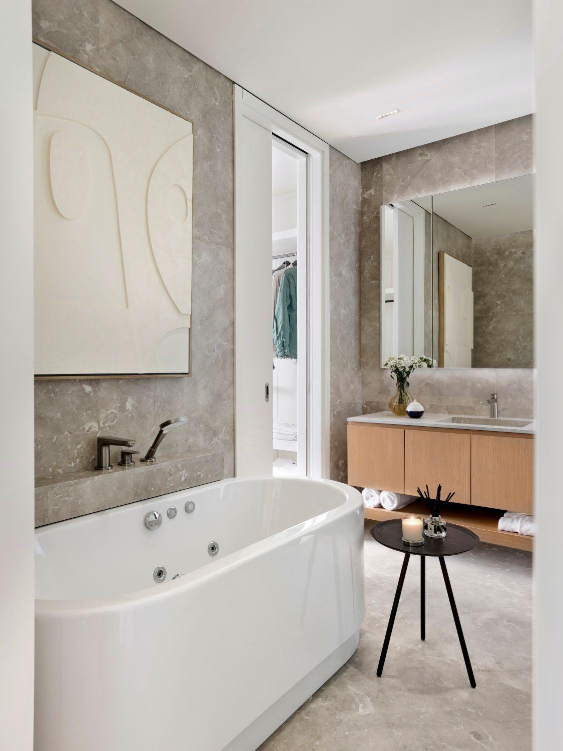 Ataköy Marinada Residence: Luxury 1+1 Dublex Apartment Waterfront in Istanbul - Suitable for Citizenship