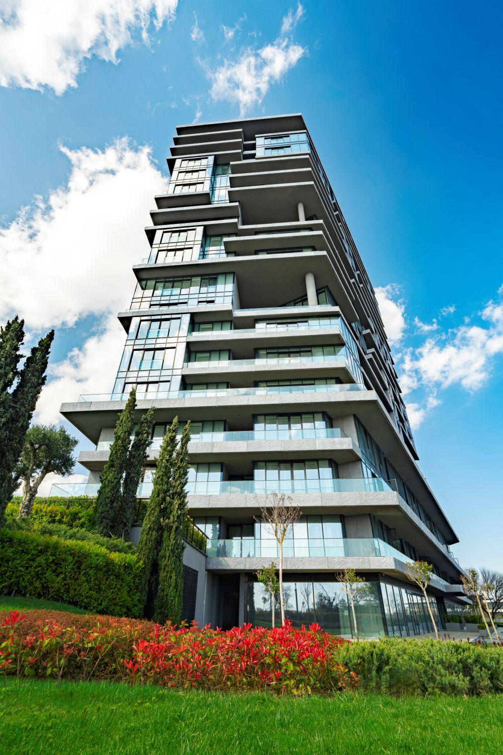 Ataköy Marinada Residence: Luxury 1+1 Dublex Apartment Waterfront in Istanbul - Suitable for Citizenship