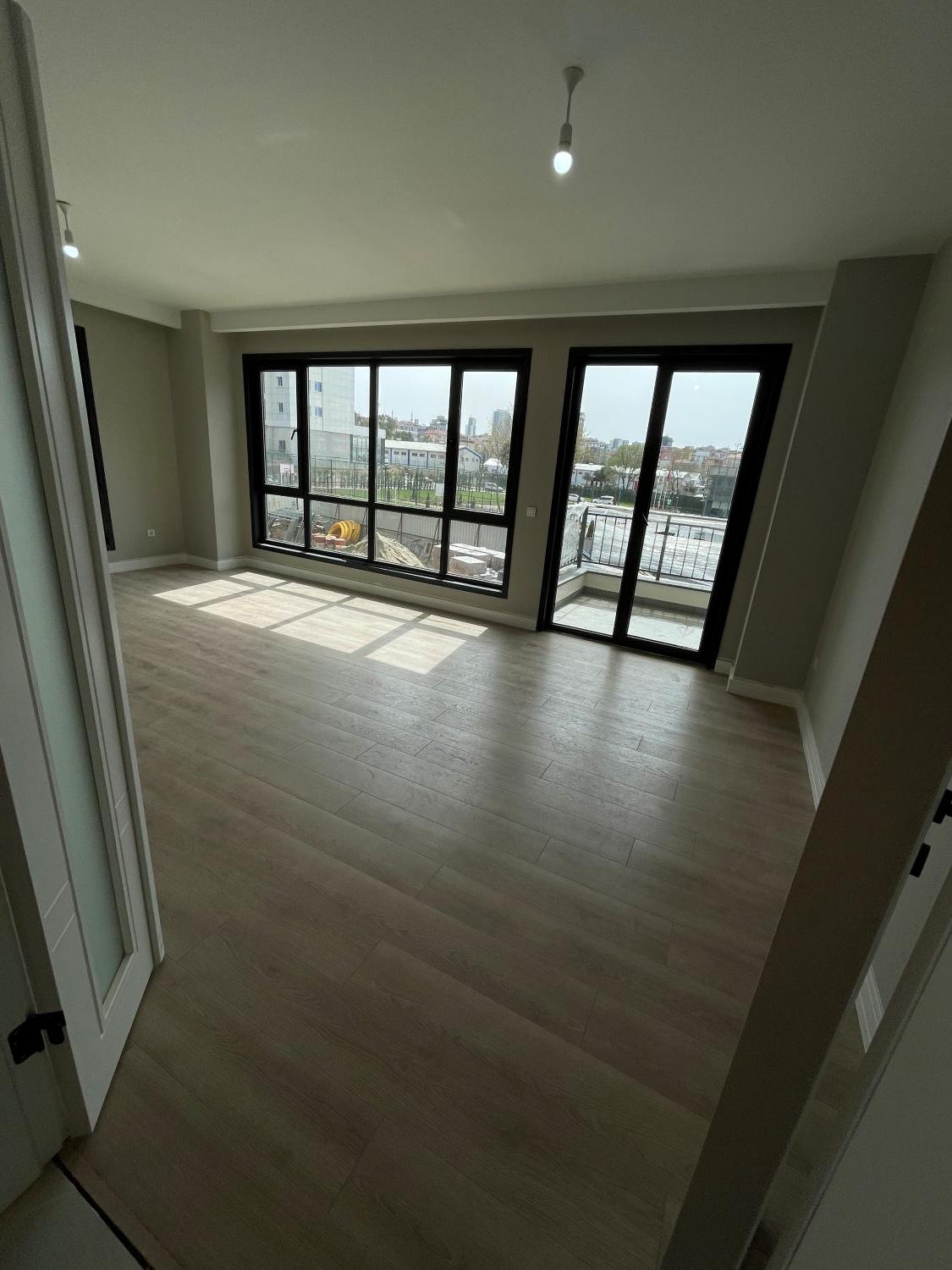 Avrupa Konutları Esentepe: Modern 3+1 Apartment Near E-5 & Metro - Suitable for Citizenship