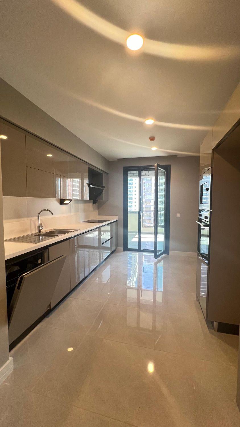 Avrupa Konutları Esentepe: Modern 3+1 Apartment Near E-5 & Metro - Suitable for Citizenship