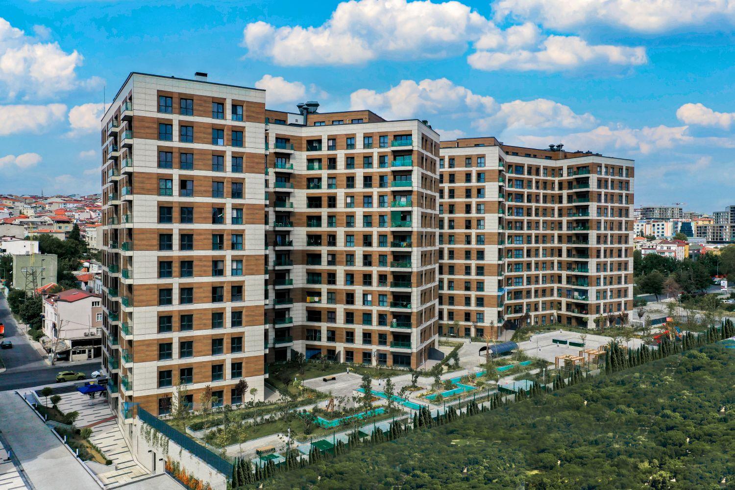 Babacan Port Royal Küçükçekmece: 1+1 Apartment for Sale