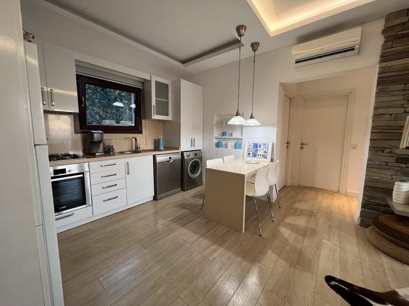 Apartamento dúplex de 3+1 con vistas al mar y a la piscina en el complejo Babil Gardens