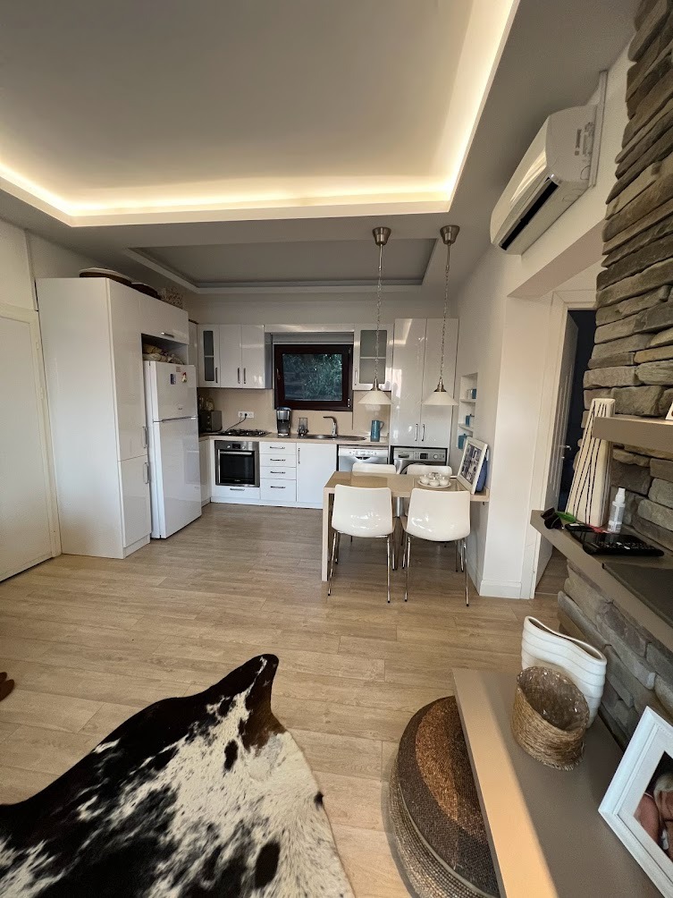 Apartamento dúplex de 3+1 con vistas al mar y a la piscina en el complejo Babil Gardens