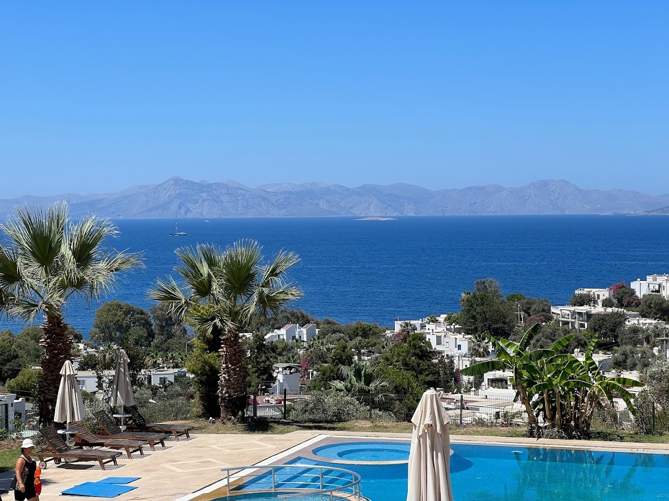 Apartamento dúplex de 3+1 con vistas al mar y a la piscina en el complejo Babil Gardens