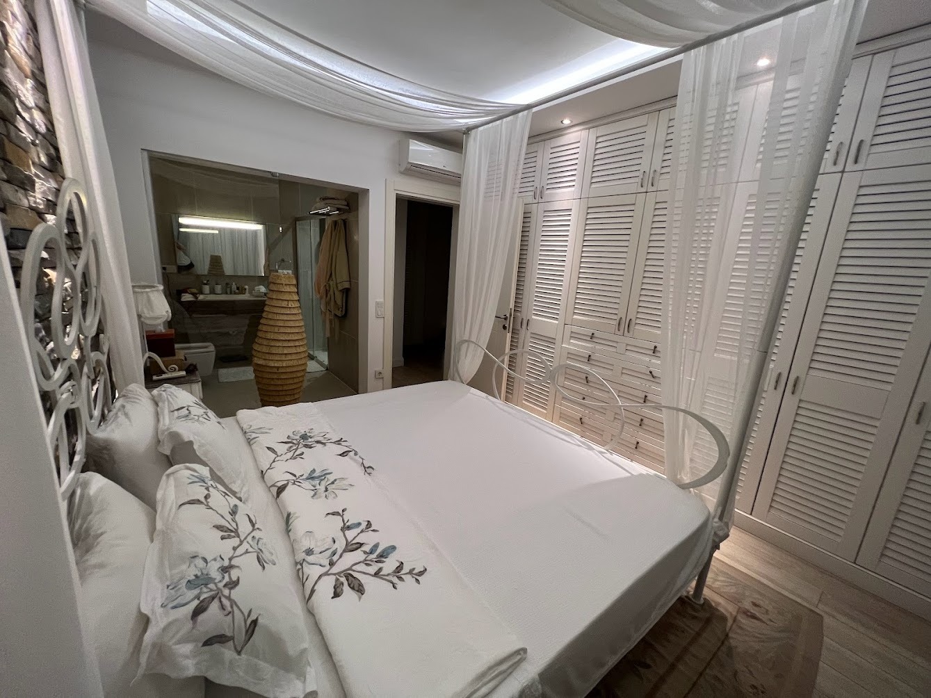 Apartamento dúplex de 3+1 con vistas al mar y a la piscina en el complejo Babil Gardens