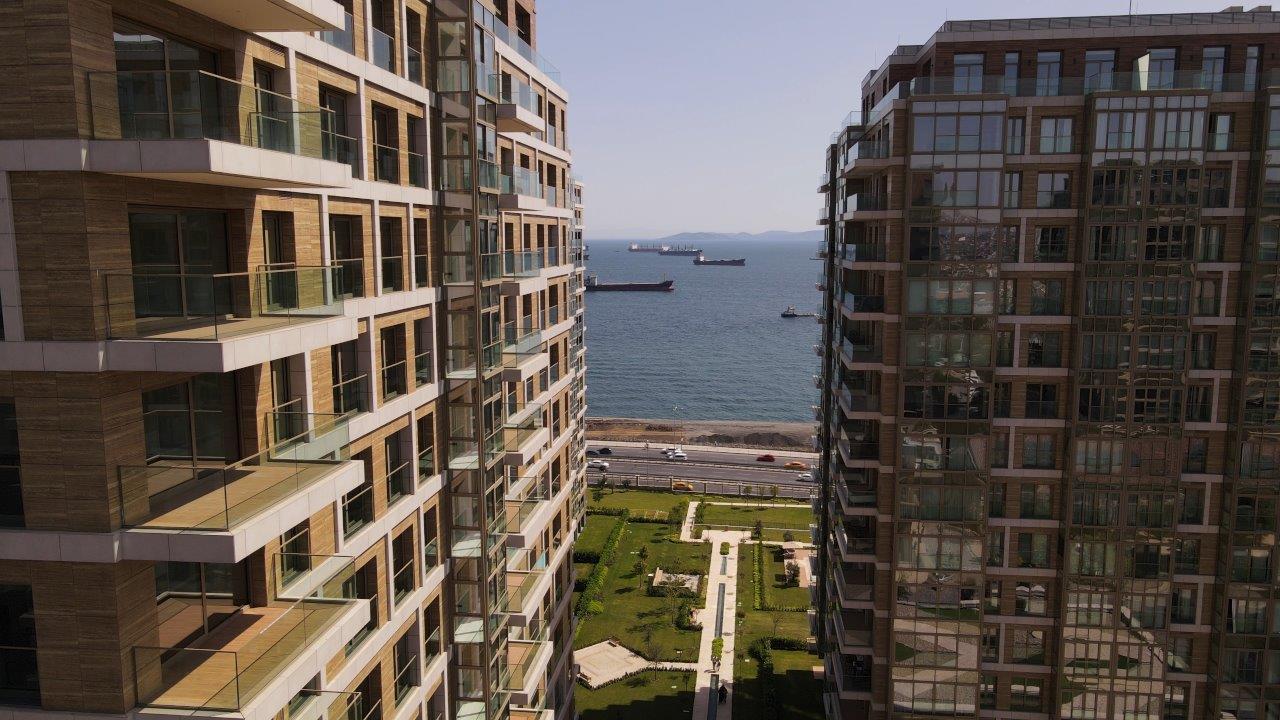 Invest in Buyukyali Istanbul: 2+1 Apartment - Suitable for Citizenship