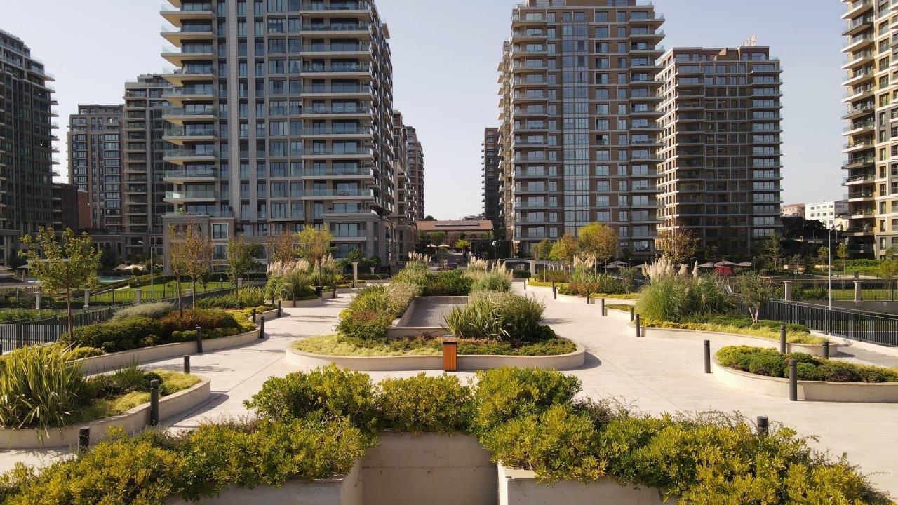 Invest in Buyukyali Istanbul: 2+1 Apartment - Suitable for Citizenship