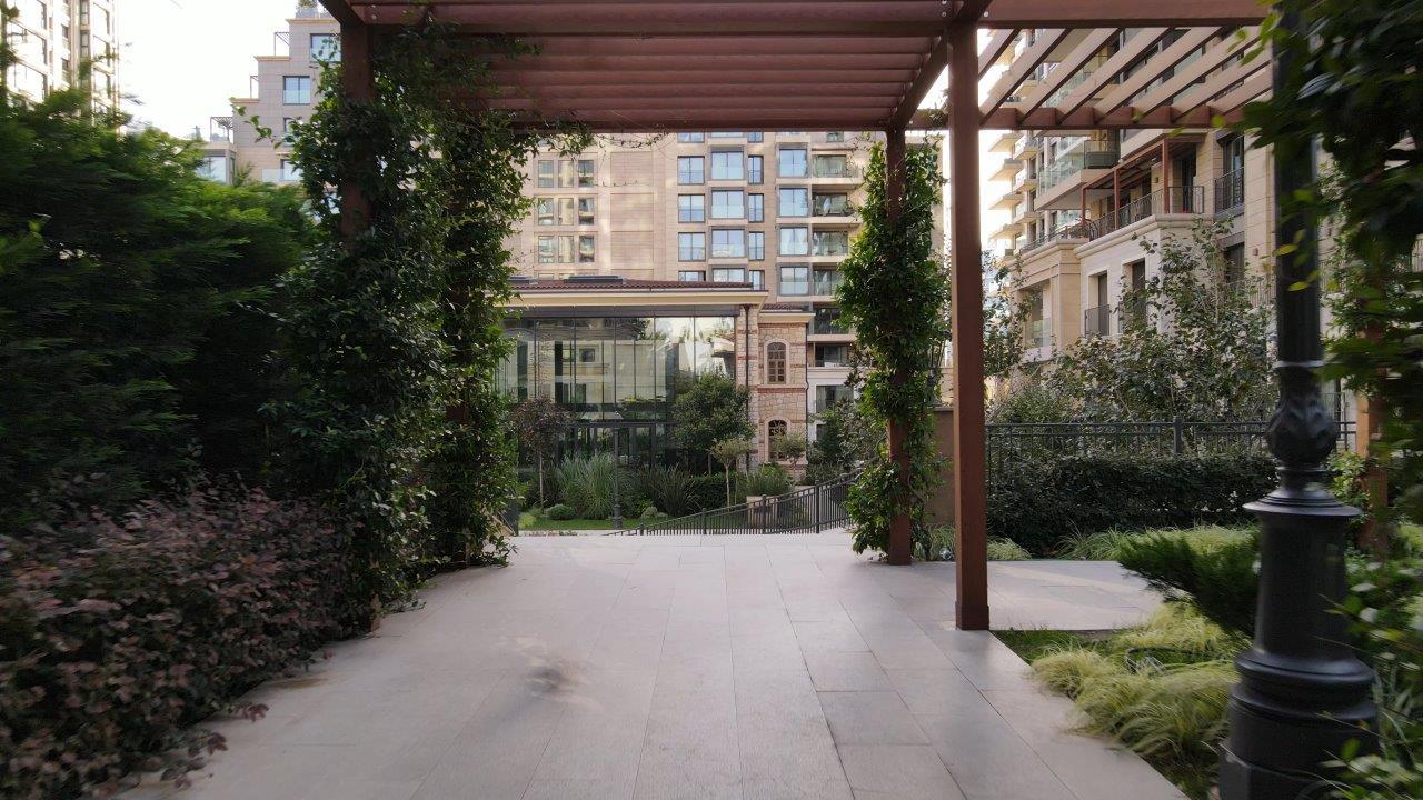 Invest in Buyukyali Istanbul: 2+1 Apartment - Suitable for Citizenship