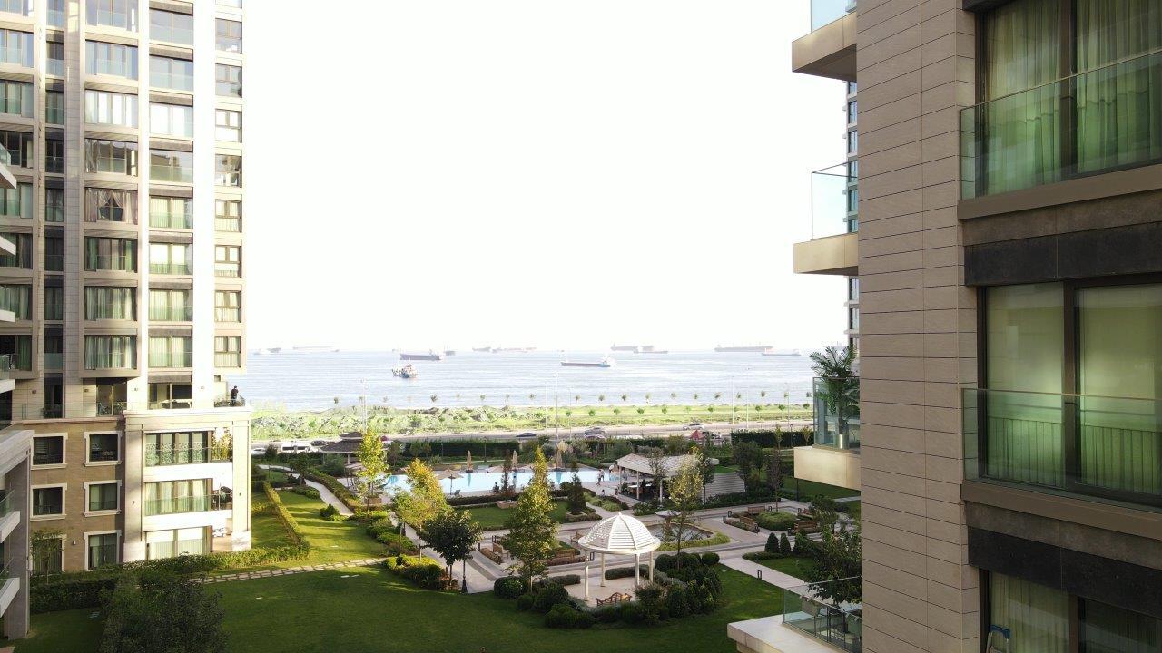 Invest in Buyukyali Istanbul: 2+1 Apartment - Suitable for Citizenship
