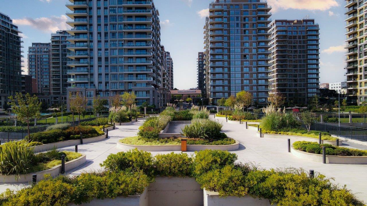 Invest in Buyukyali Istanbul: 2+1 Apartment - Suitable for Citizenship