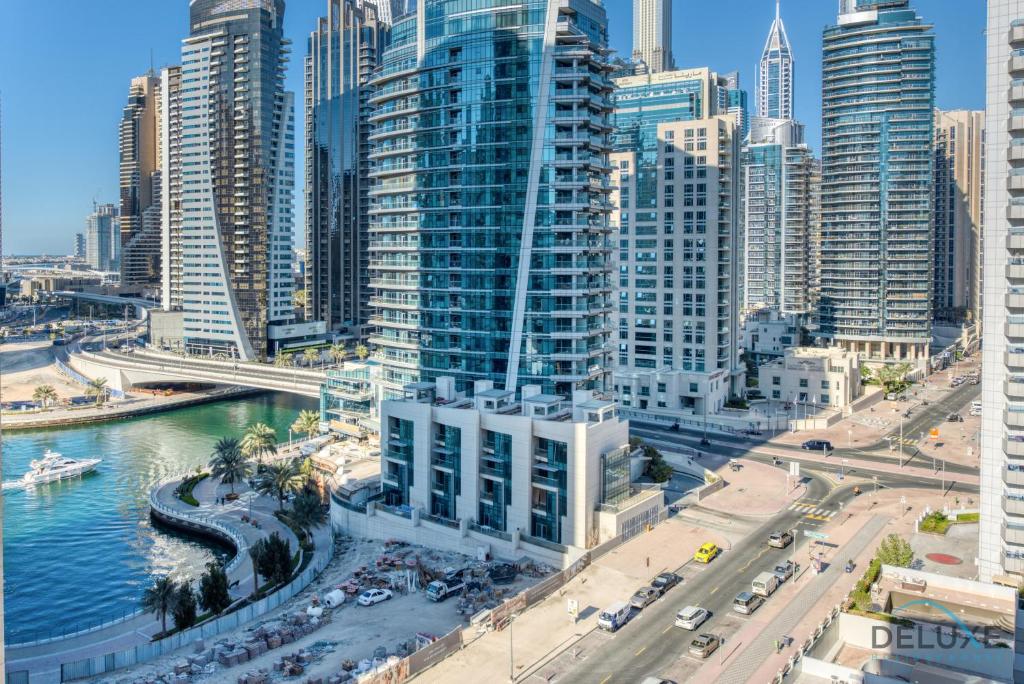 Luxury Life At Heart of Dubai Marina: 1+1 At Diamond 6