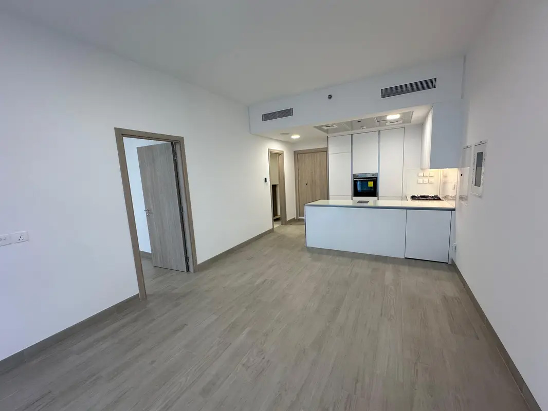 East Tower, Luma 22-1 Bedroom Apartment-Resale | Vacant