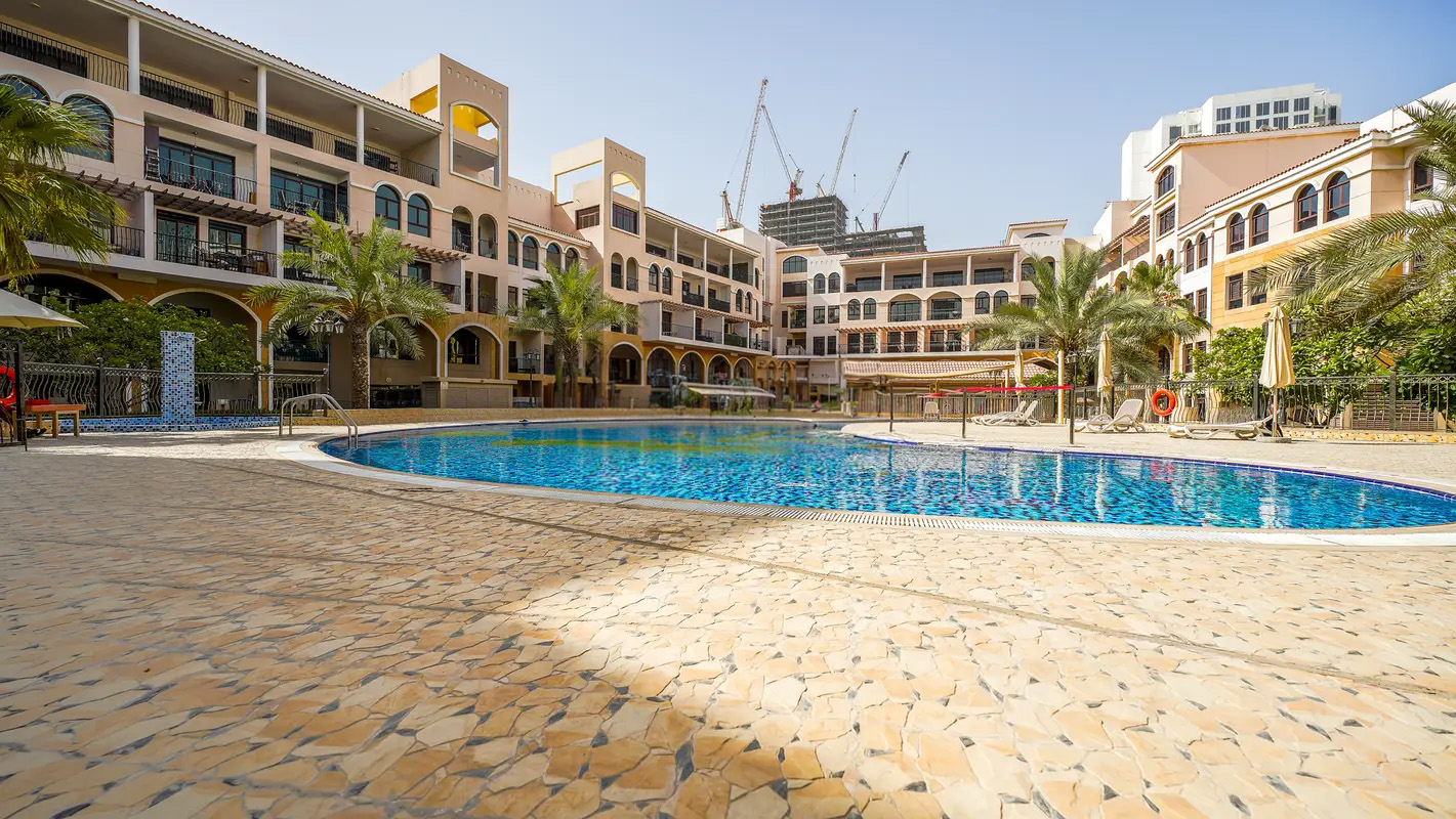 Fortunato - 1 Bedroom Apartment - Elegant | Pool View | Near Circle Mall