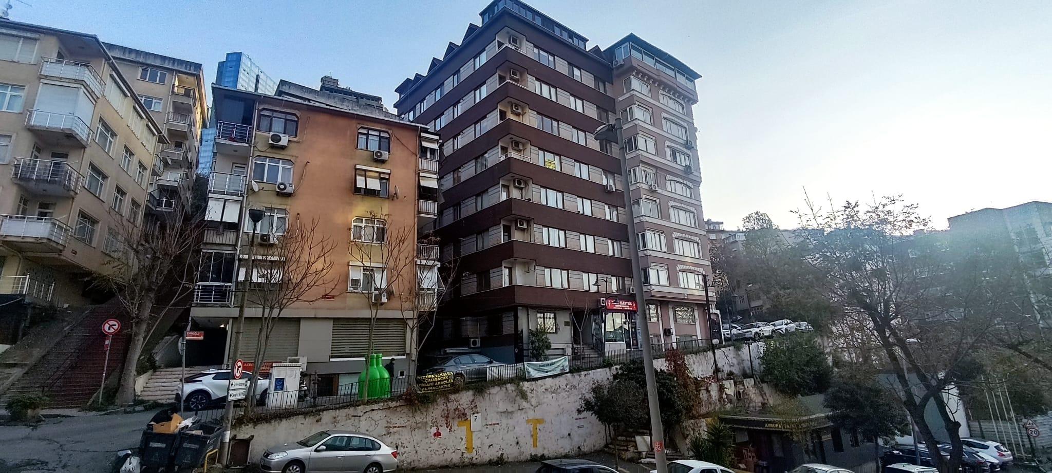 Vacant and Move-In Ready 3+1 Apartment for Sale in Fulya, Near Cevahir Mall