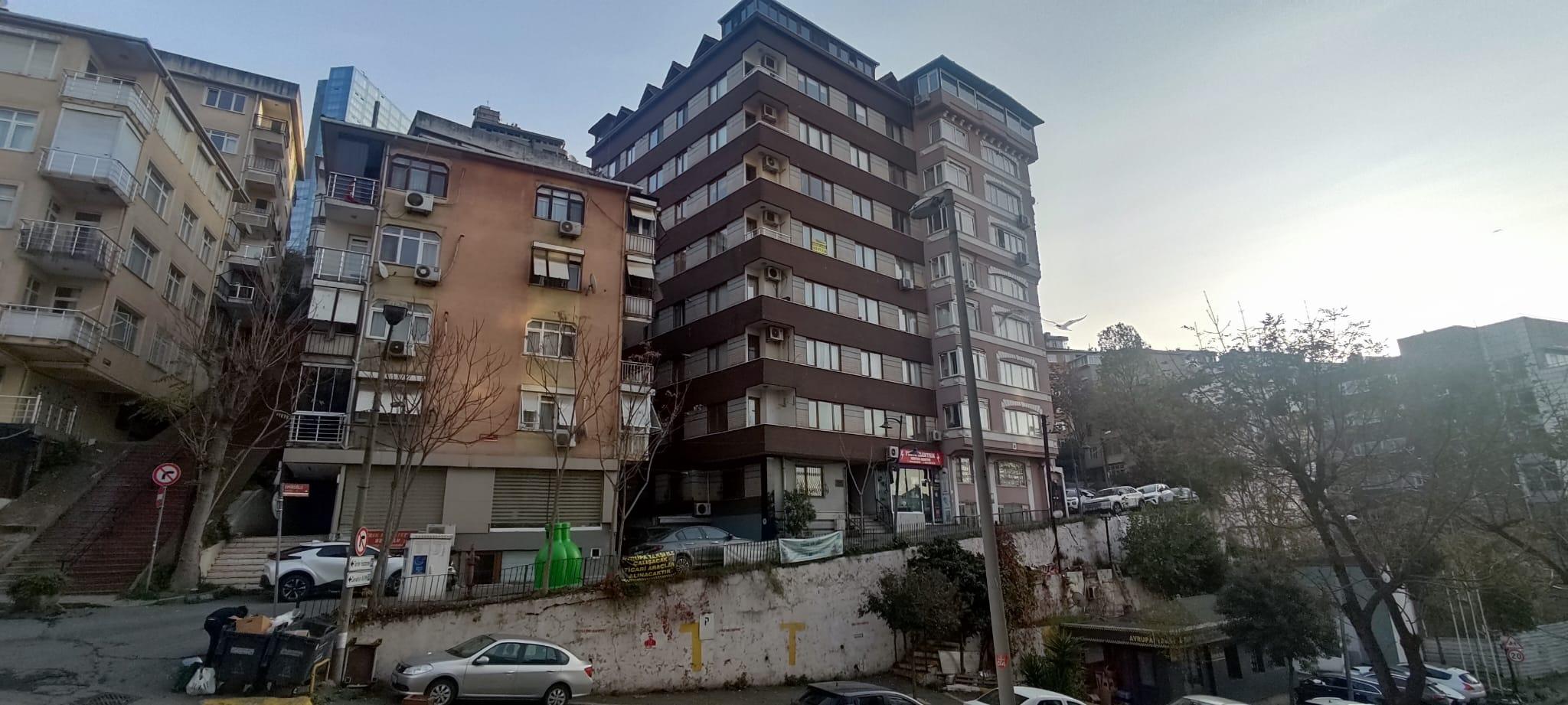 Vacant and Move-In Ready 3+1 Apartment for Sale in Fulya, Near Cevahir Mall