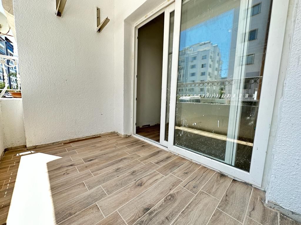 For sale, fully furnished, 3+1 spacious flat for sale in the center of Kyrenia/Cyprys
