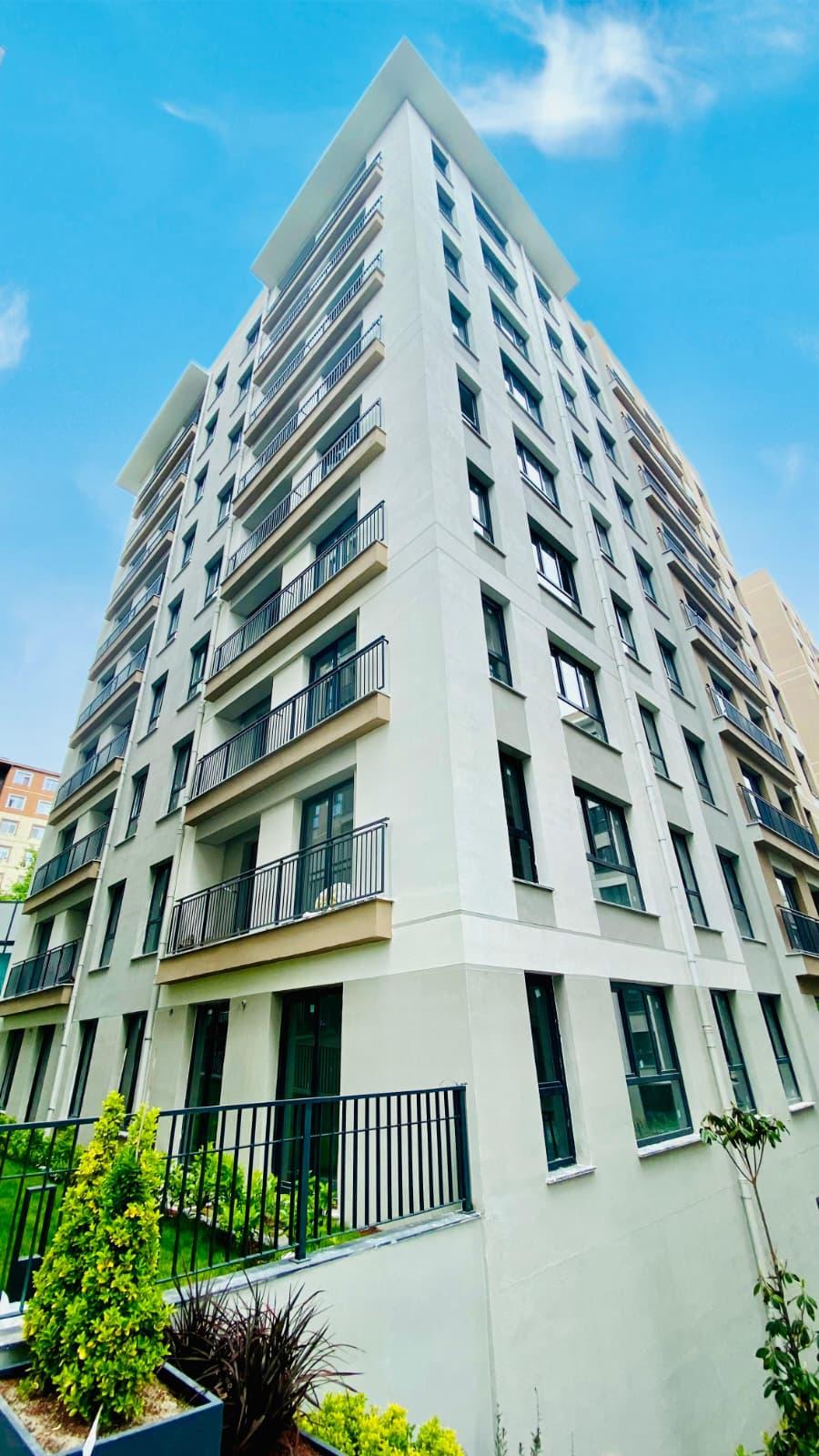 3+1 Apartment in Kırlangıç Evleri Project – Secure, Family-Oriented Living in Beylikdüzü