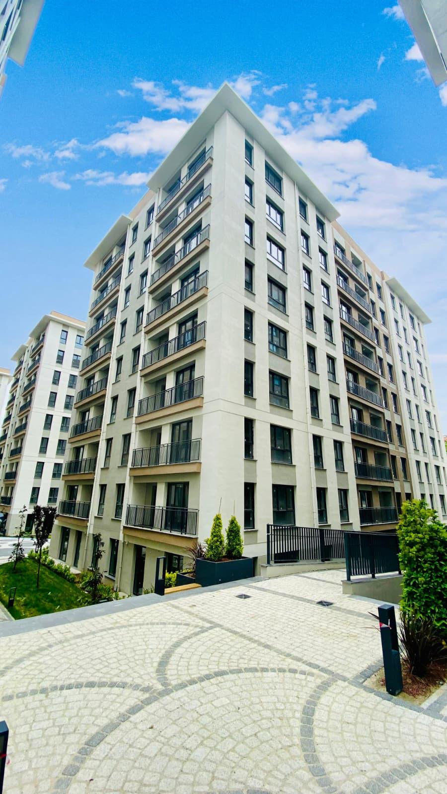 3+1 Apartment in Kırlangıç Evleri Project – Secure, Family-Oriented Living in Beylikdüzü