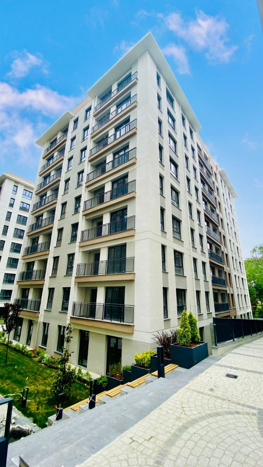 3+1 Apartment in Kırlangıç Evleri Project – Secure, Family-Oriented Living in Beylikdüzü