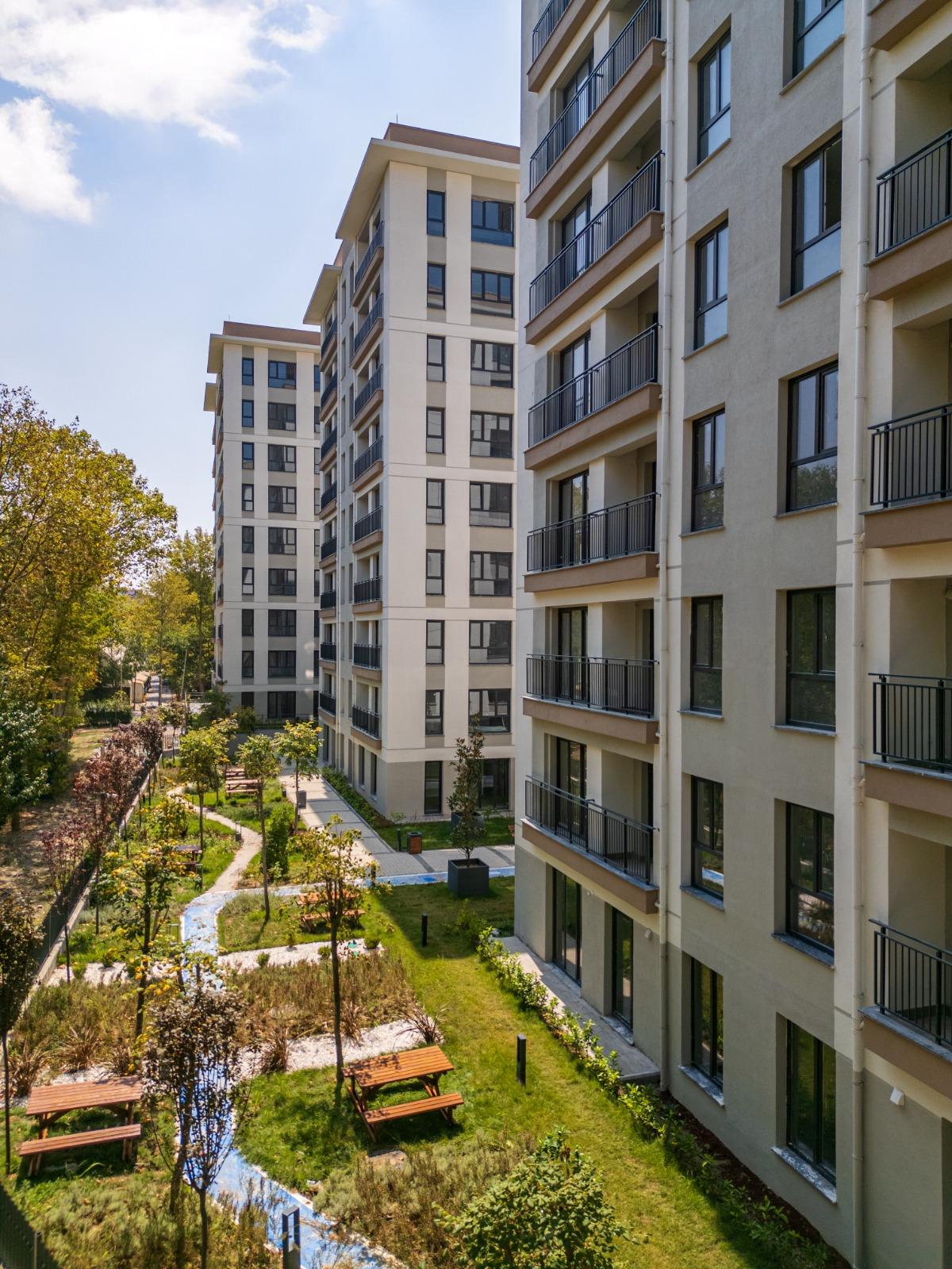 3+1 Apartment in Kırlangıç Evleri Project – Secure, Family-Oriented Living in Beylikdüzü