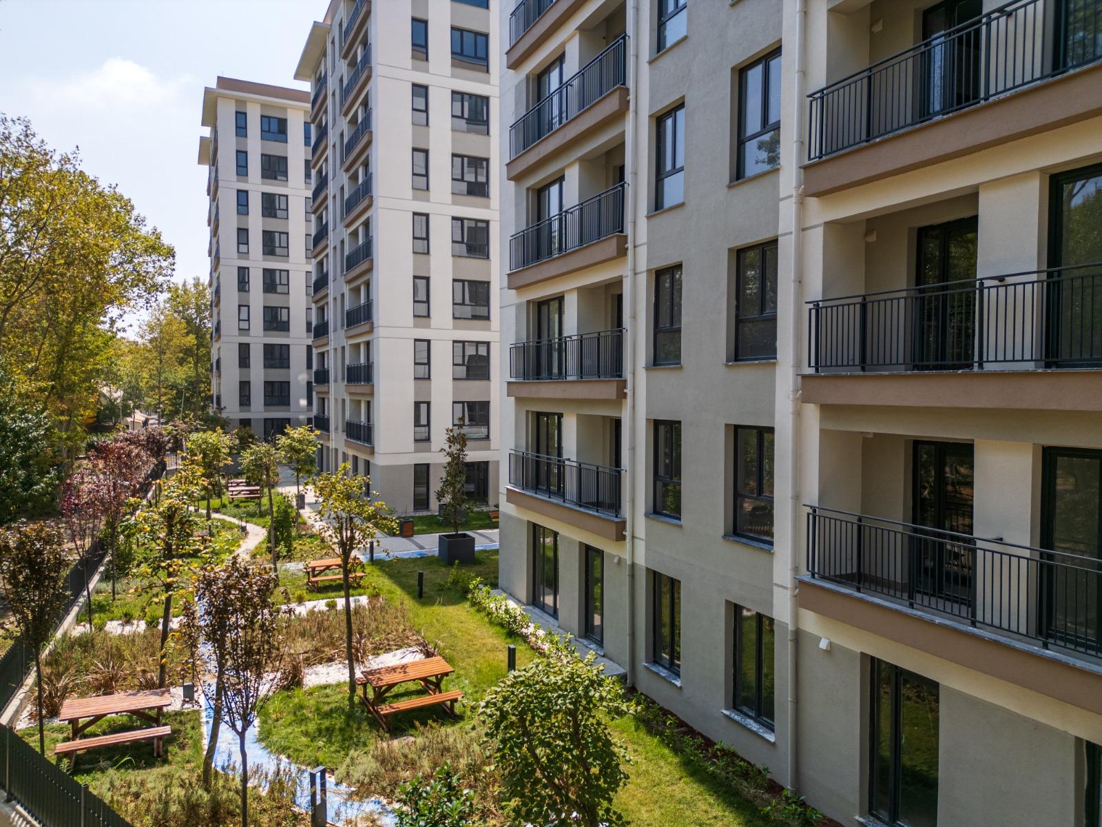 3+1 Apartment in Kırlangıç Evleri Project – Secure, Family-Oriented Living in Beylikdüzü