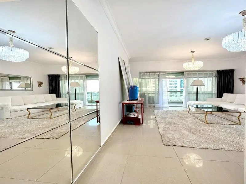 Lake City Tower - 1 Bedroom Apartment