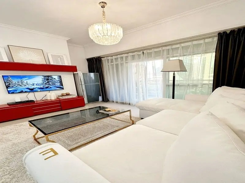 Lake City Tower - 1 Bedroom Apartment
