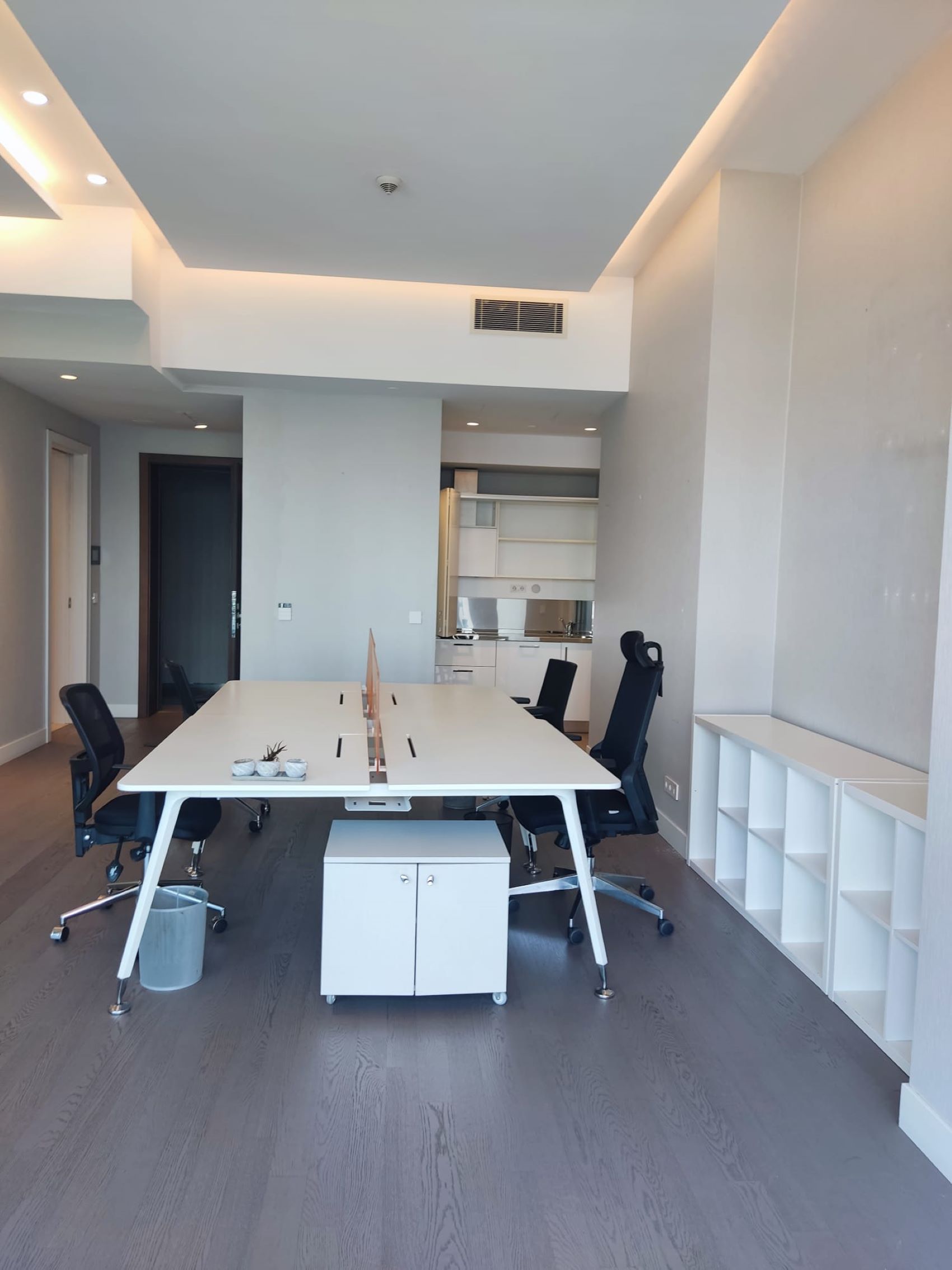 120 m² Luxuriously Furnished Office in Maslak 42