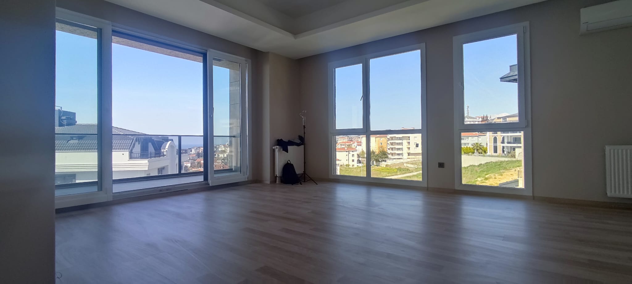 Palm Marin  3 Bed Apartment with Sea View - Vacant & Ready