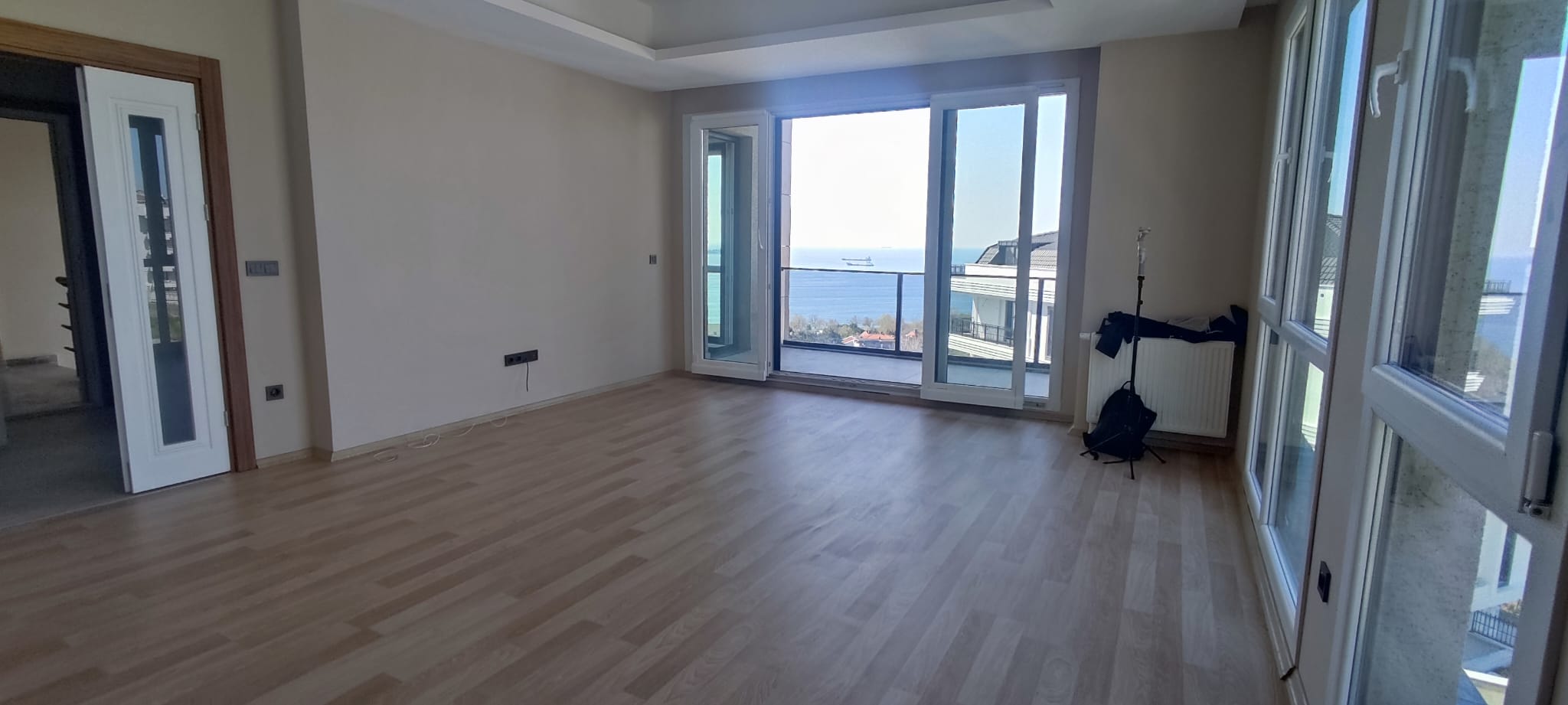 Palm Marin  3 Bed Apartment with Sea View - Vacant & Ready