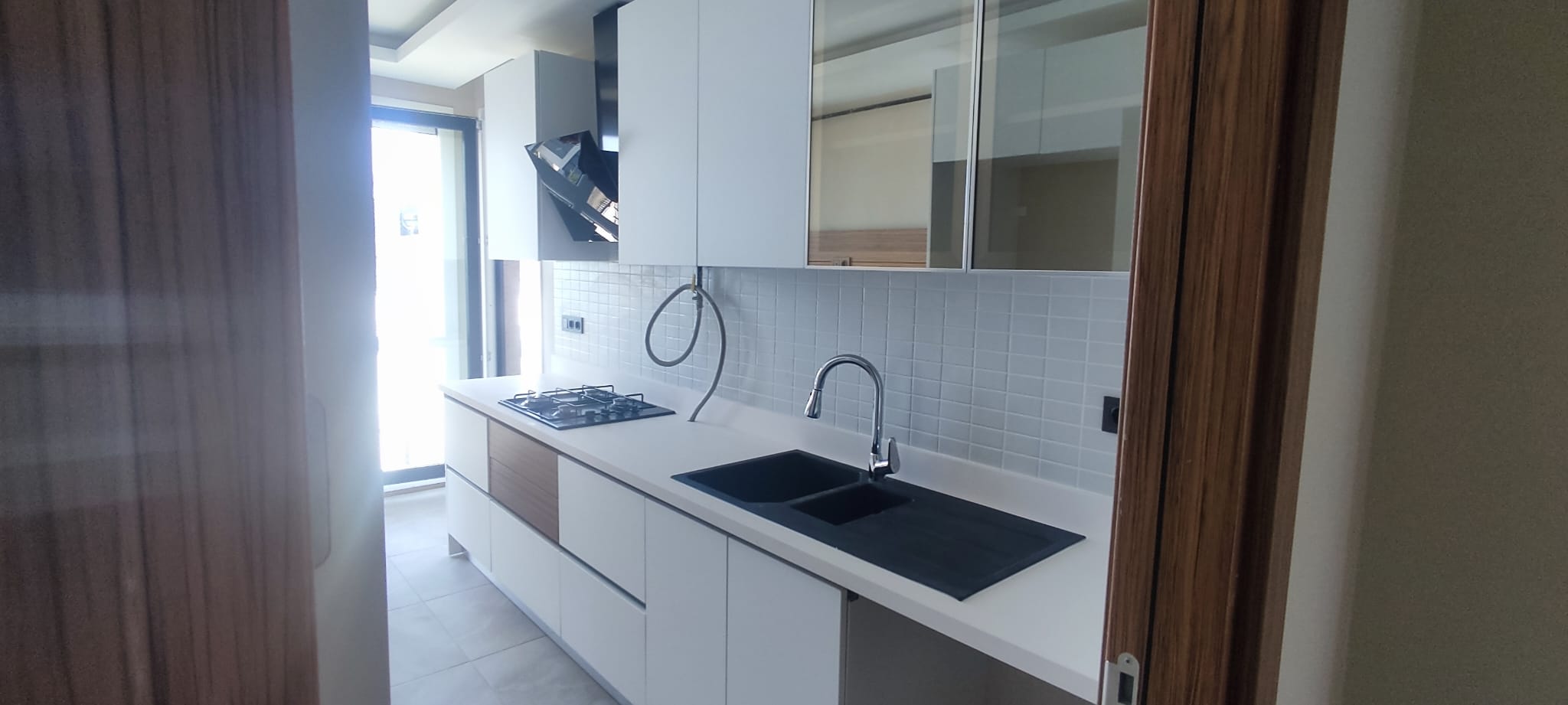 Palm Marin  3 Bed Apartment with Sea View - Vacant & Ready