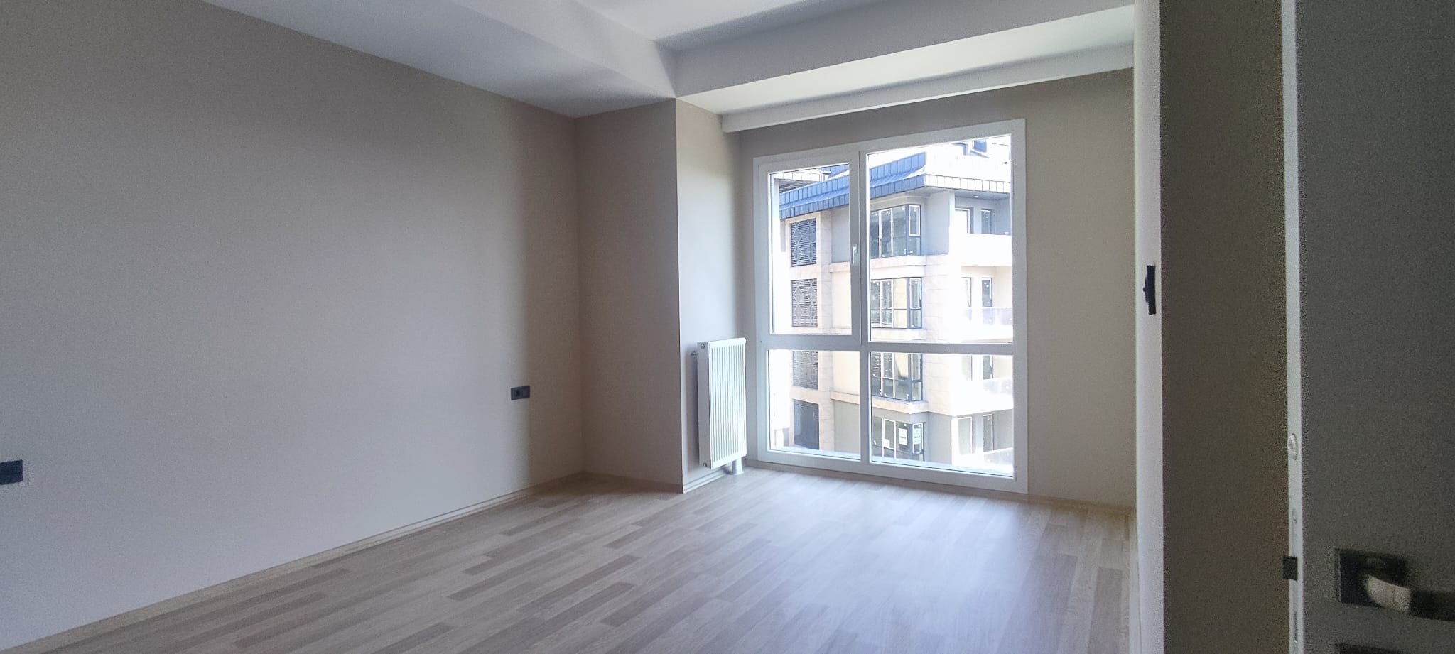 Palm Marin  3 Bed Apartment with Sea View - Vacant & Ready