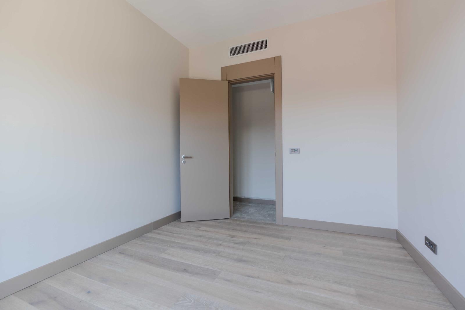 Privé Kemer: 5+1 Terrace Apartment in Göktürk – Citizenship Eligible