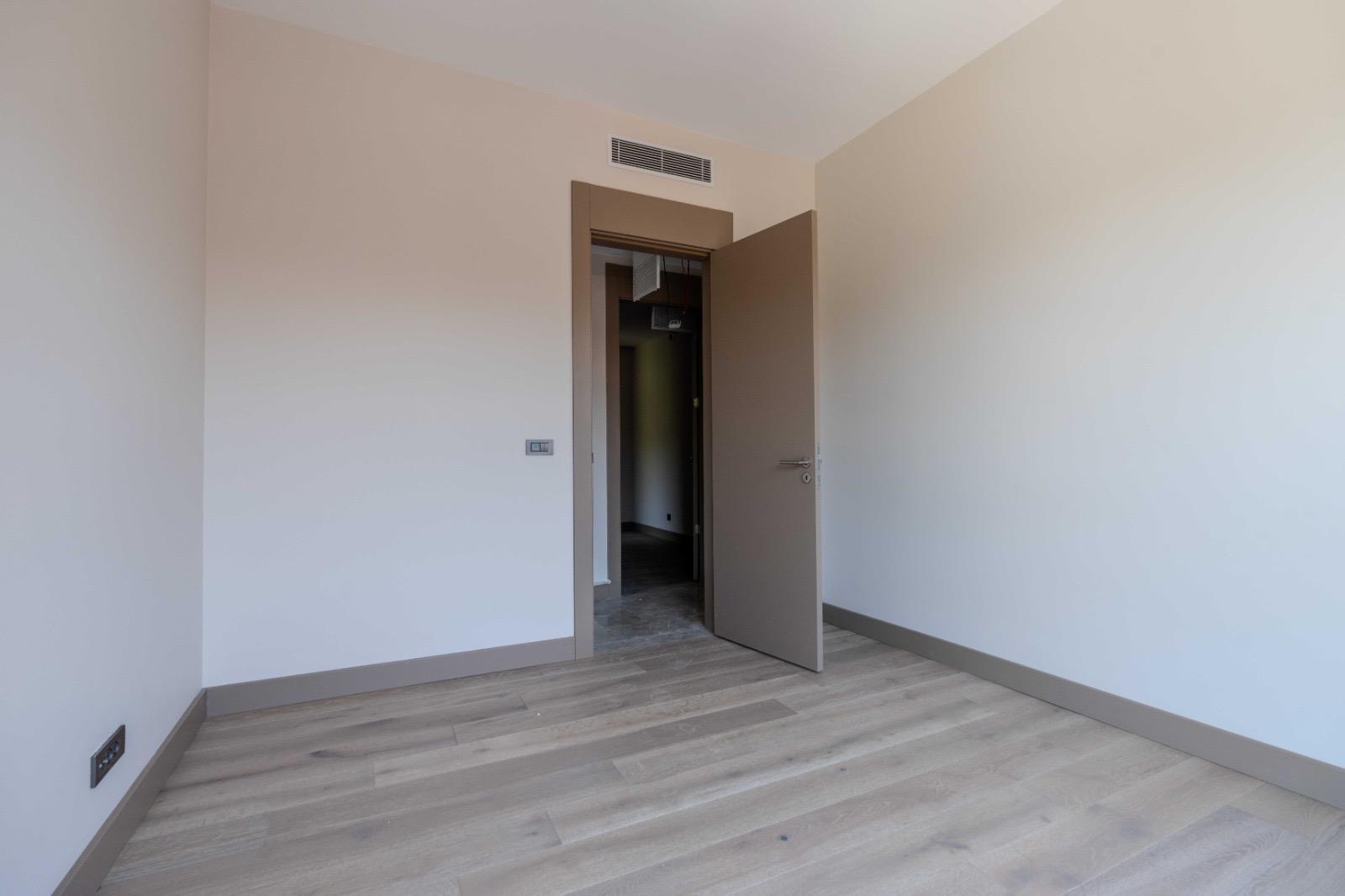 Privé Kemer: 5+1 Terrace Apartment in Göktürk – Citizenship Eligible