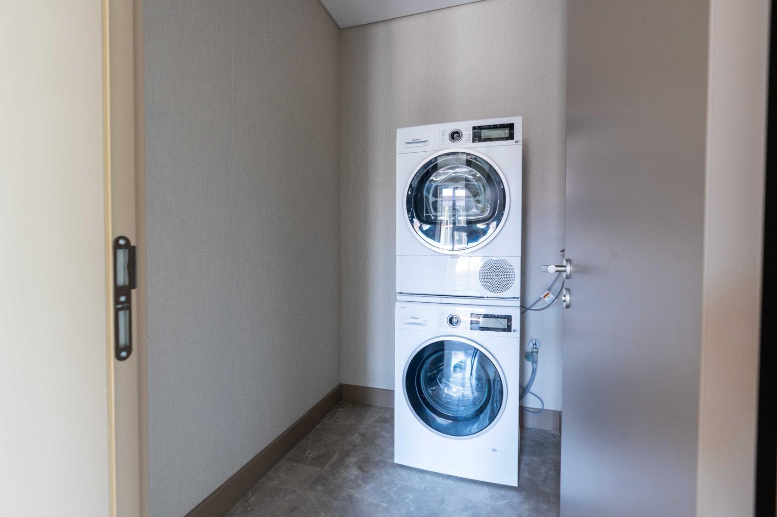 Privé Kemer: 5+1 Terrace Apartment in Göktürk – Citizenship Eligible