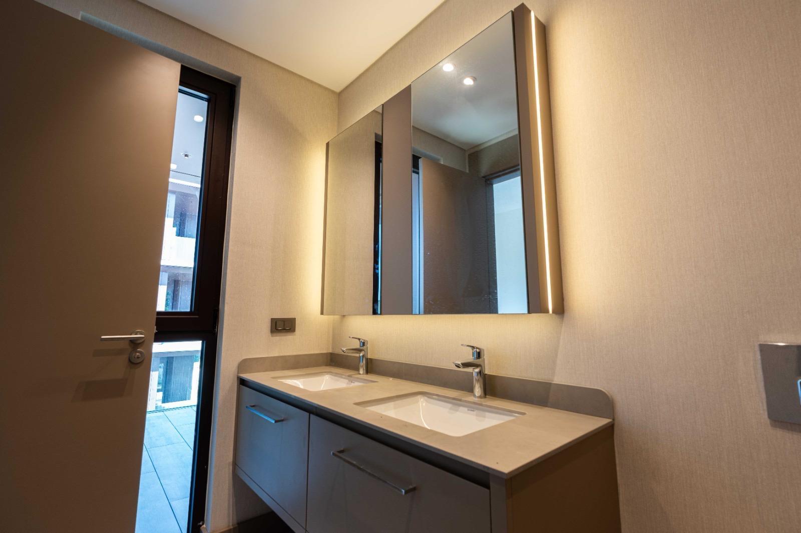 Privé Kemer: 5+1 Terrace Apartment in Göktürk – Citizenship Eligible
