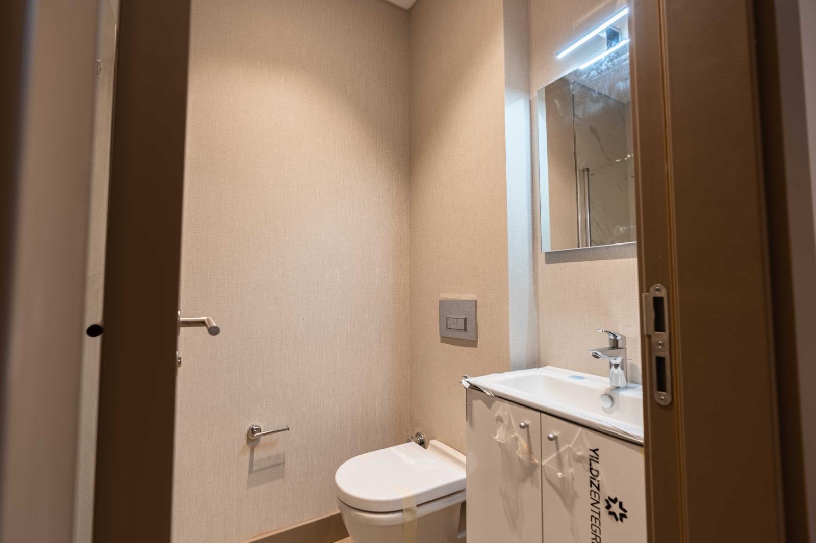Privé Kemer: 5+1 Terrace Apartment in Göktürk – Citizenship Eligible