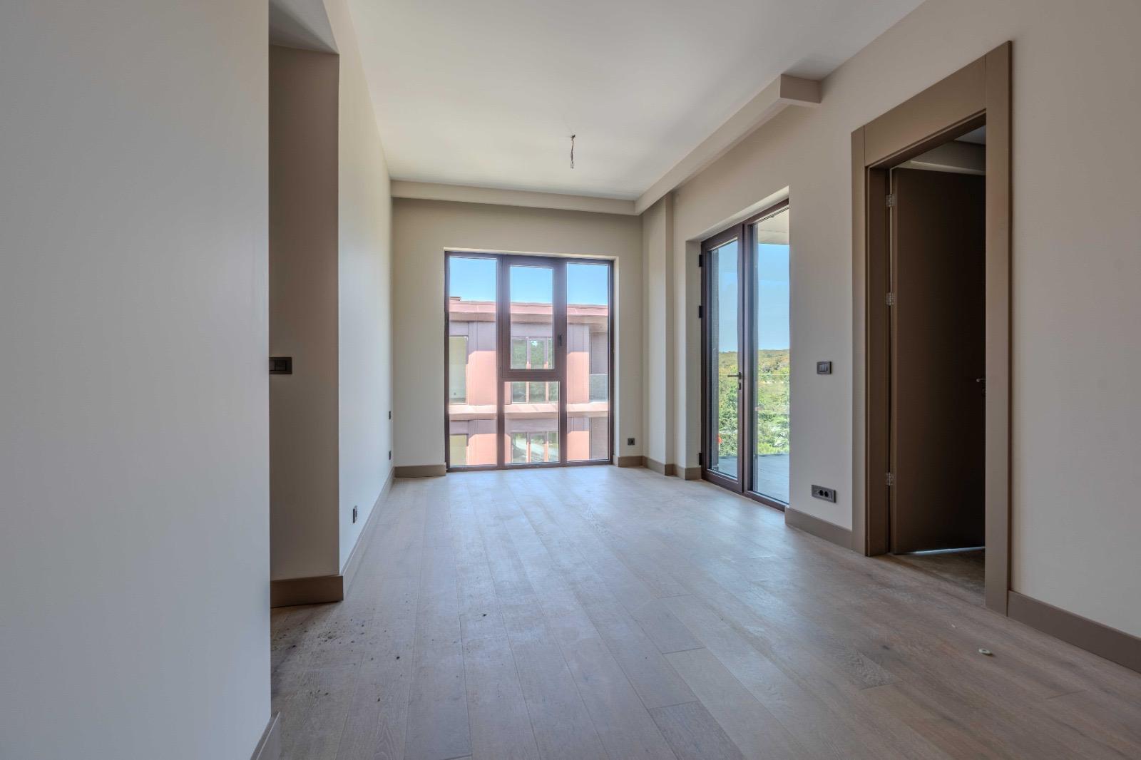 Privé Kemer: 5+1 Terrace Apartment in Göktürk – Citizenship Eligible