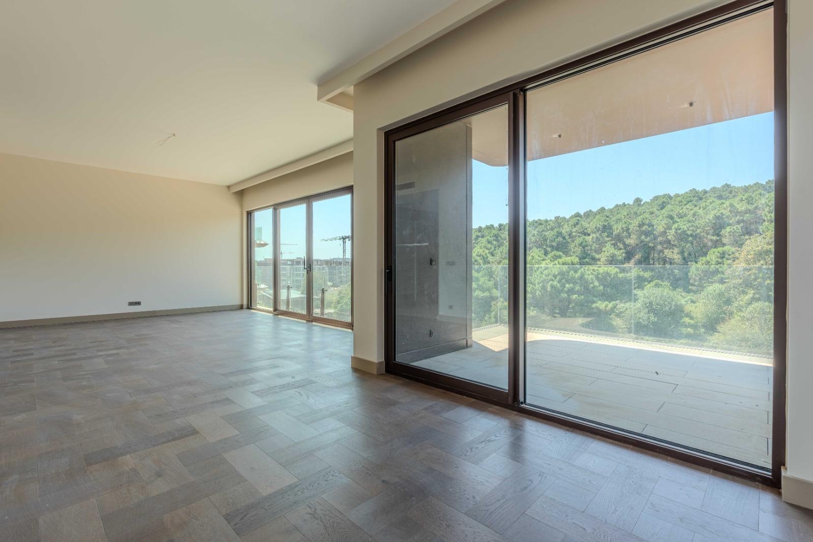 Privé Kemer: 5+1 Terrace Apartment in Göktürk – Citizenship Eligible