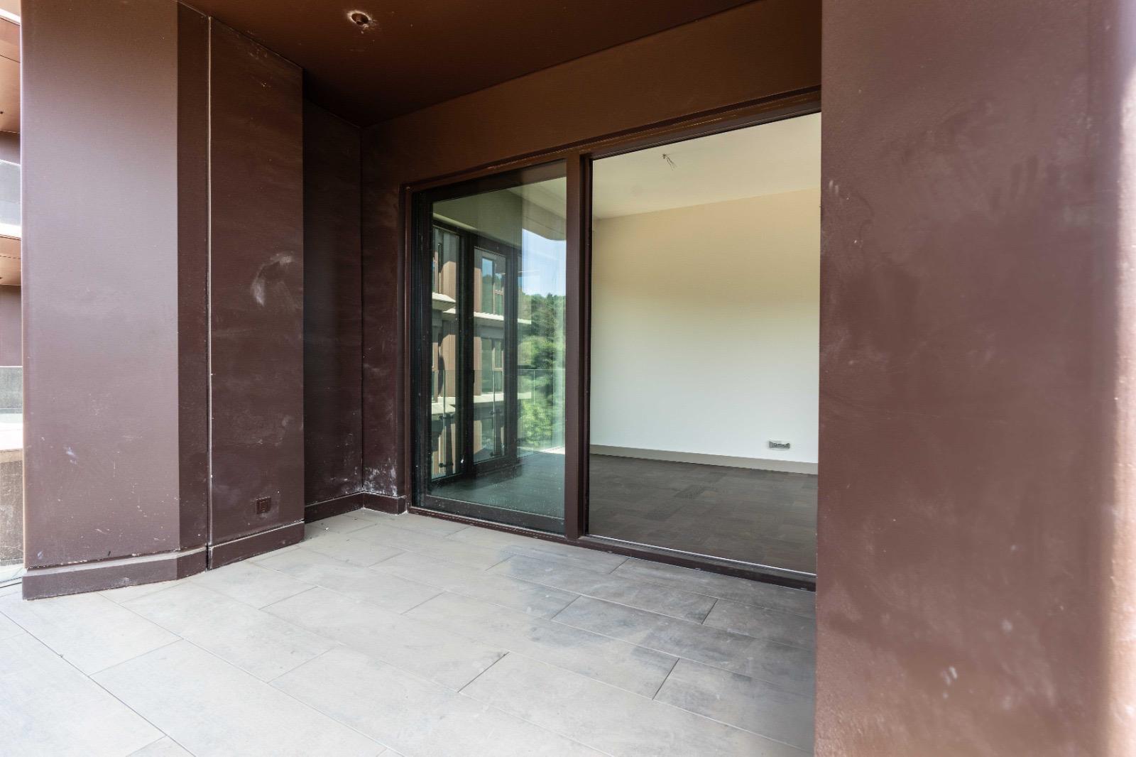 Privé Kemer: 5+1 Terrace Apartment in Göktürk – Citizenship Eligible