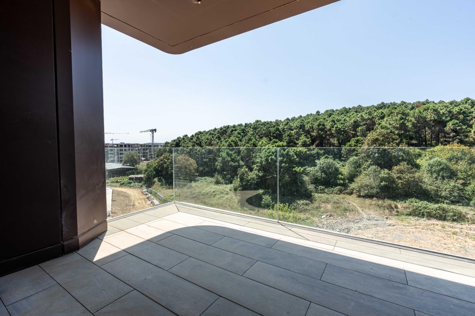Privé Kemer: 5+1 Terrace Apartment in Göktürk – Citizenship Eligible