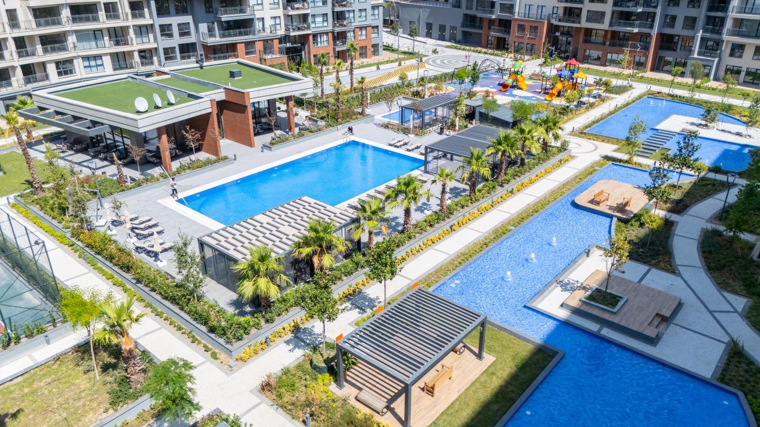 3+1 Apartment at Referans Beylikdüzü - Modern Living with Garden and Terrace - Suitable for Citizenship