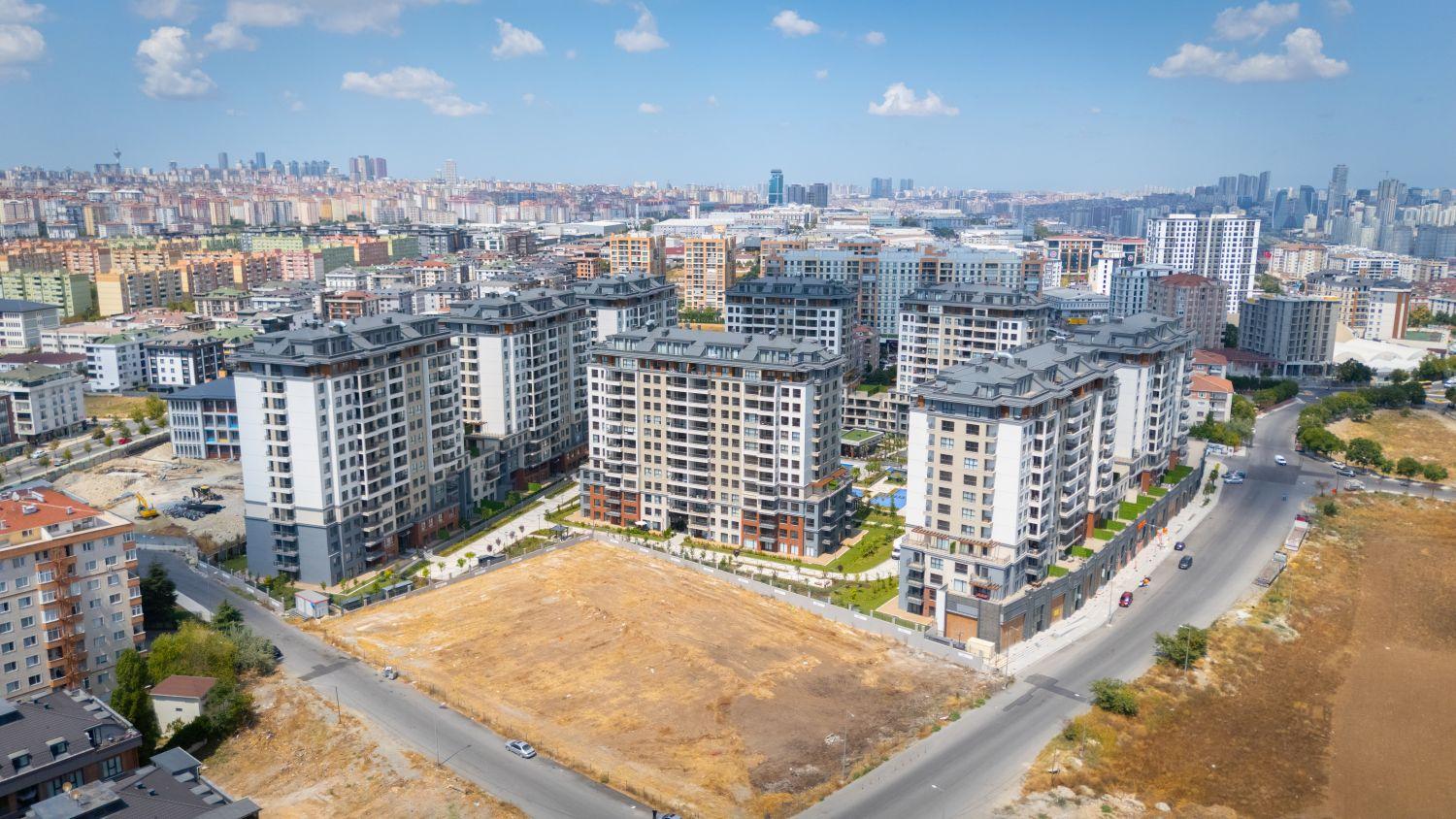 3+1 Apartment at Referans Beylikdüzü - Modern Living with Garden and Terrace - Suitable for Citizenship