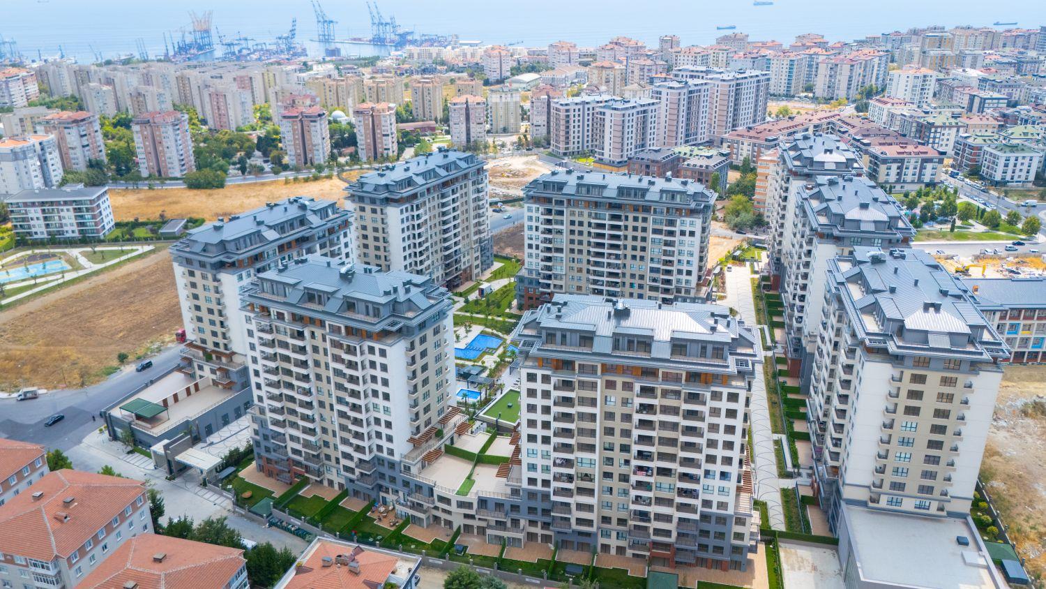 3+1 Apartment at Referans Beylikdüzü - Modern Living with Garden and Terrace - Suitable for Citizenship