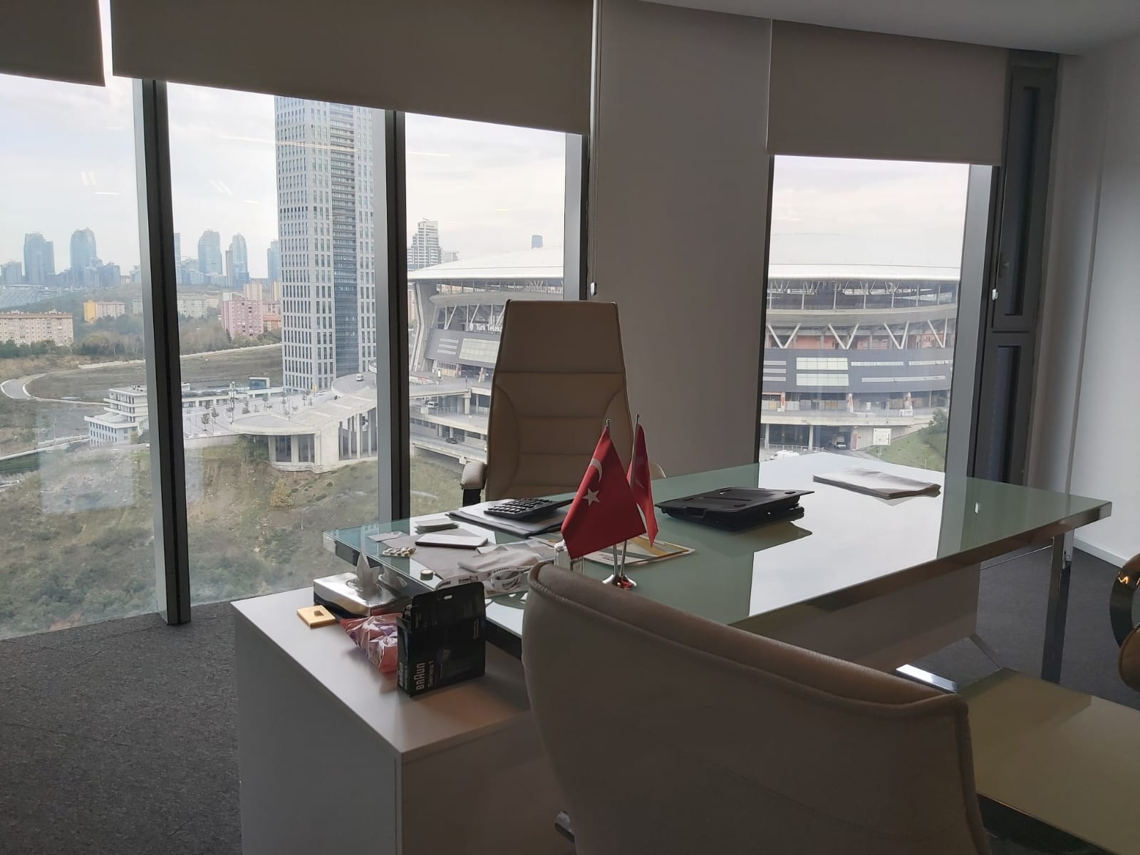 دفتر کاملاً مبله در لوون | اسکایلند استانبول