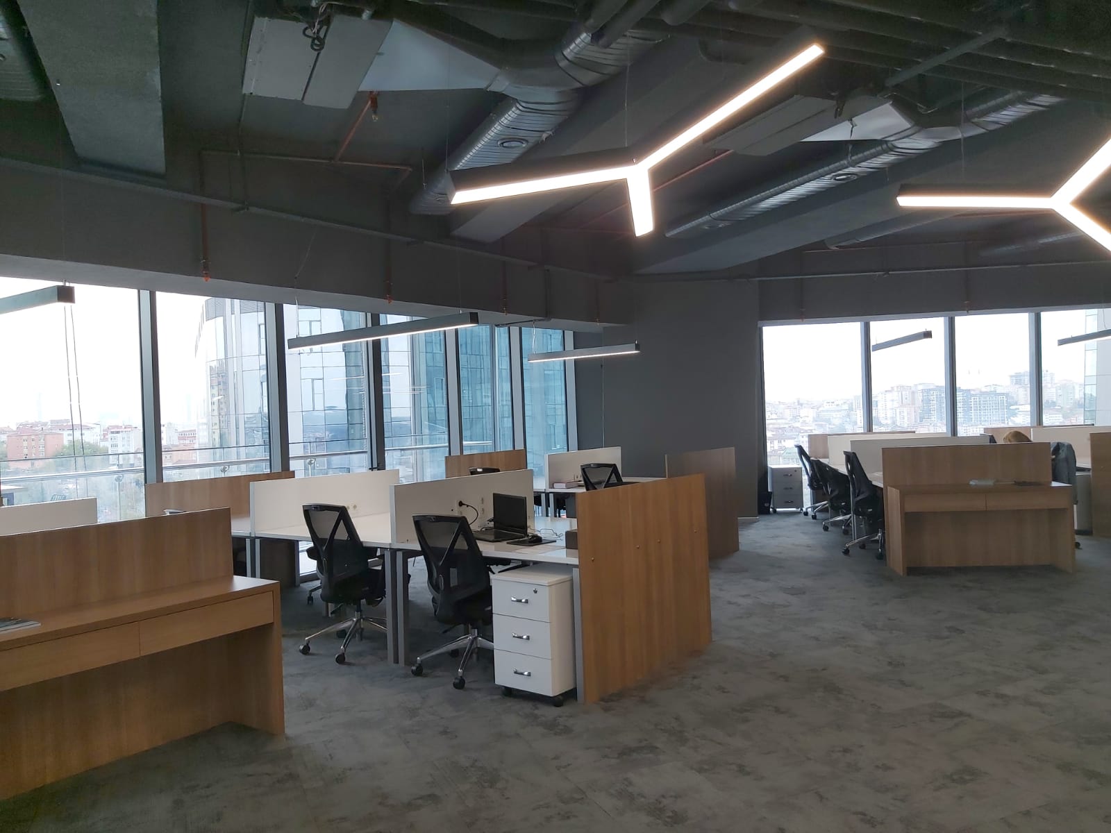 Skyland Office For Rent 458m2 and Fully Furnished