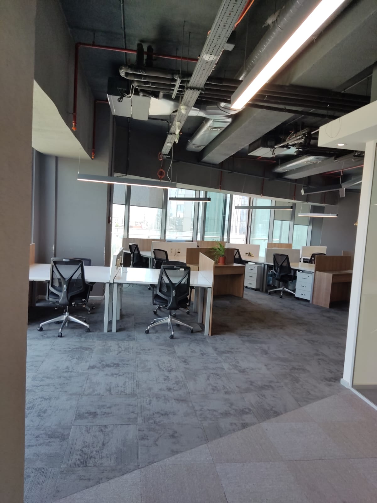 مكتب مفروش بمساحة 400 متر مربع في سكايلاند