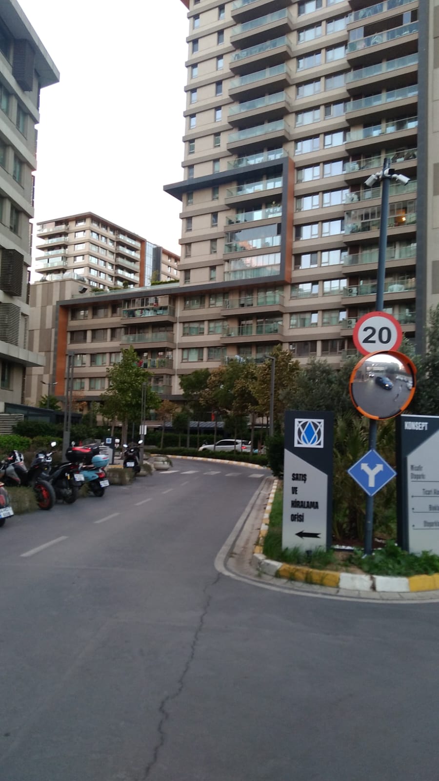 Luxury 1+1 Furnished Apartment for Rent in Istanbul Topkapı Site