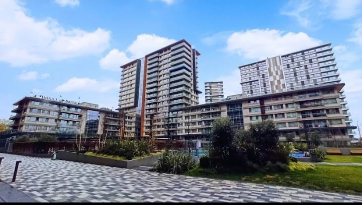 Luxury 1+1 Furnished Apartment for Rent in Istanbul Topkapı Site