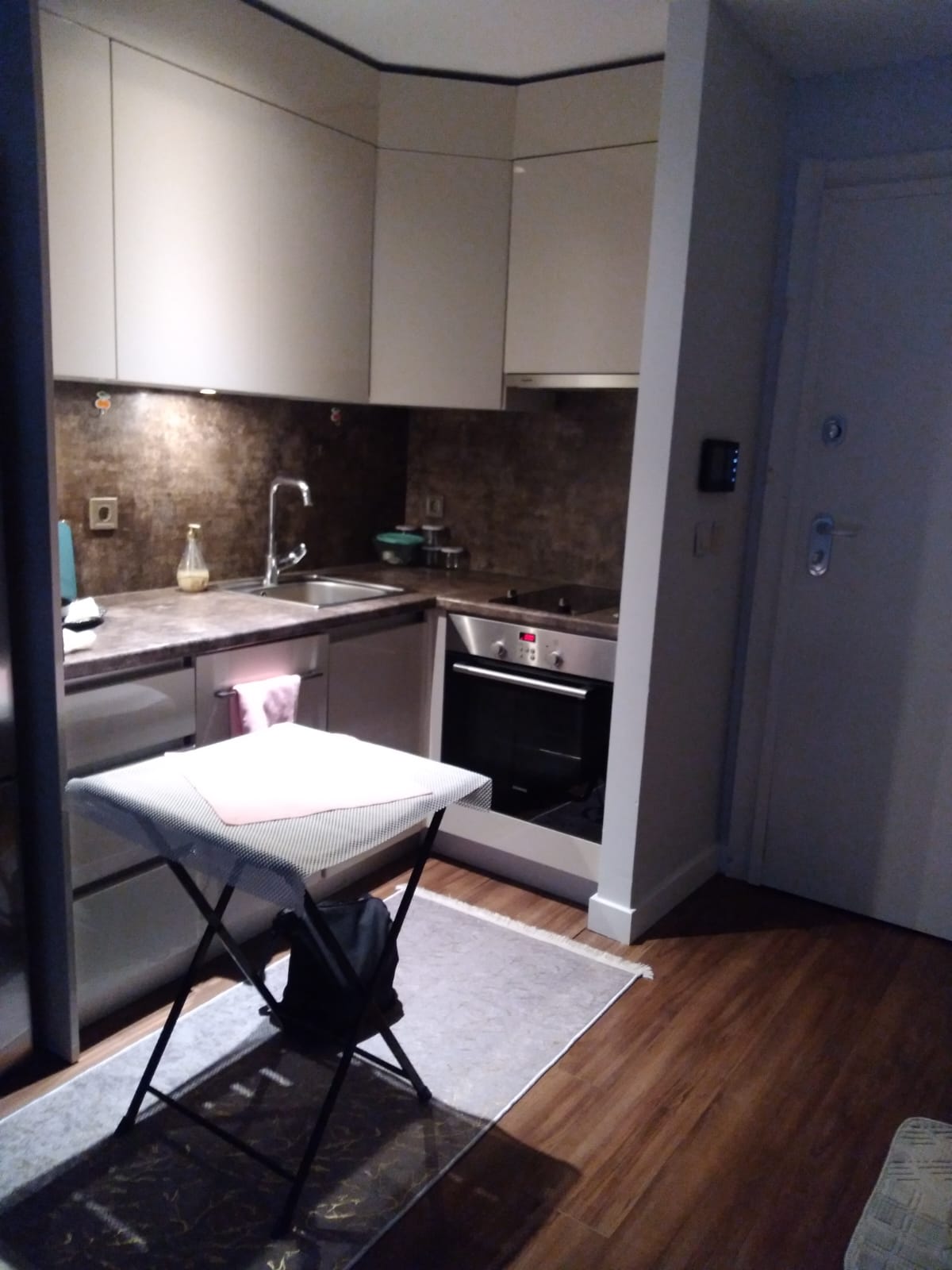 Luxury 1+1 Furnished Apartment for Rent in Istanbul Topkapı Site
